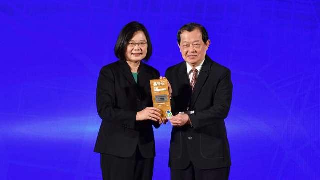 cover image of news article